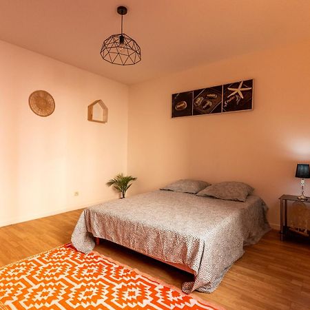 Appartement Tout Equipe Pour 6 Personnes A 15Min Des Plages Béziers Exteriér fotografie