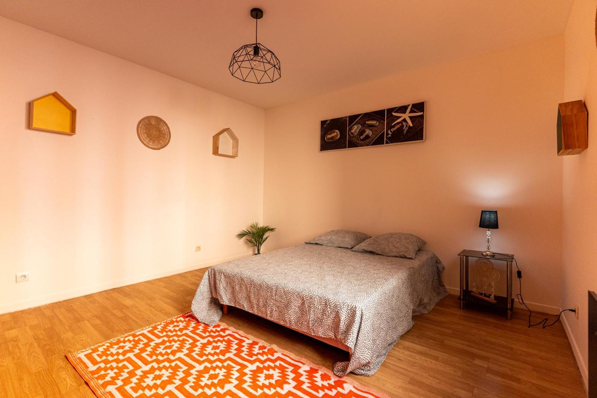 Appartement Tout Equipe Pour 6 Personnes A 15Min Des Plages Béziers Exteriér fotografie