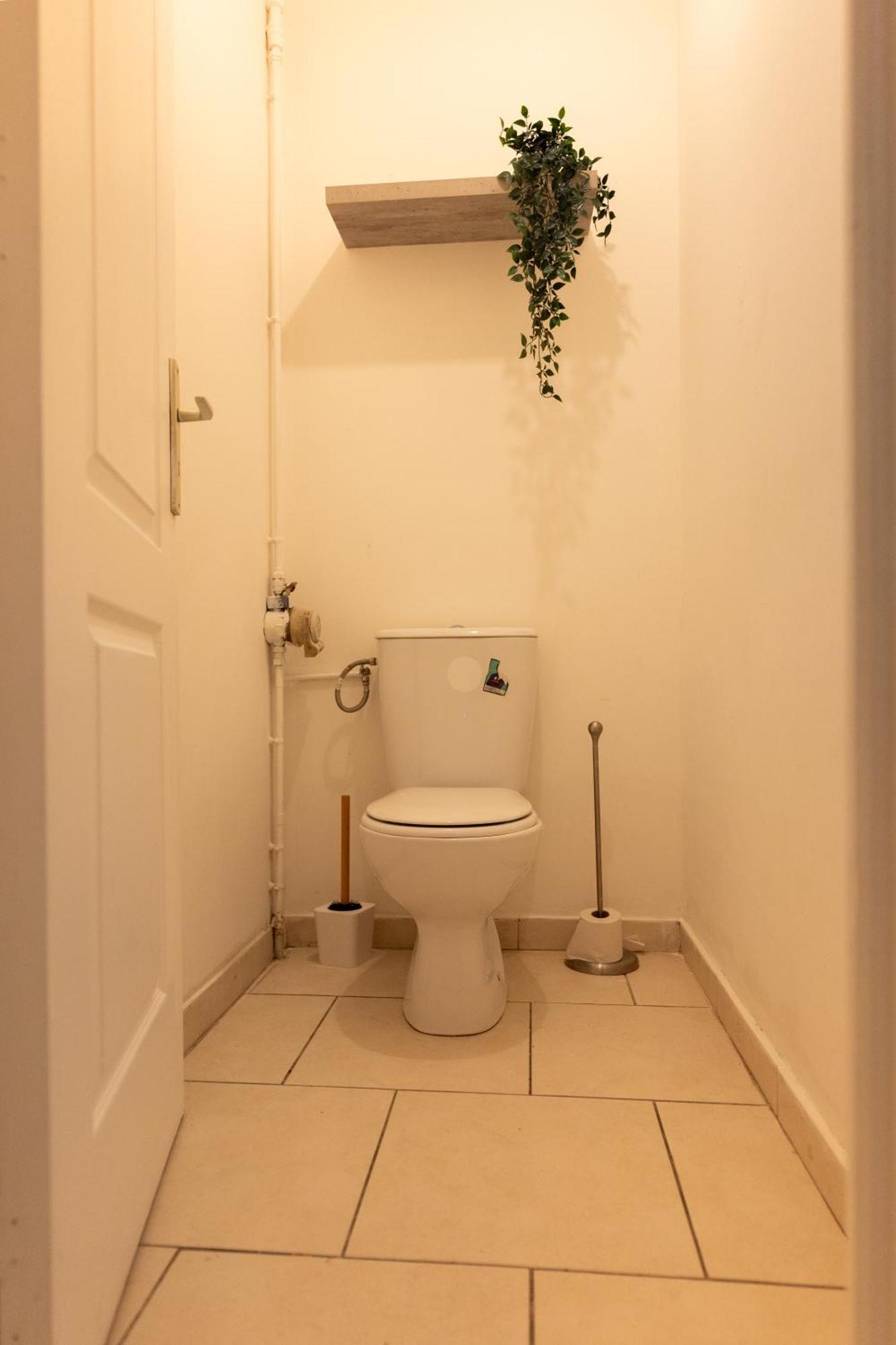 Appartement Tout Equipe Pour 6 Personnes A 15Min Des Plages Béziers Exteriér fotografie